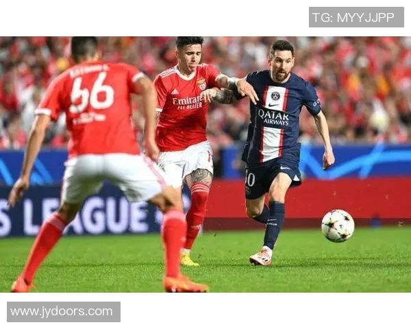 欧联杯精彩对决本菲卡与巴黎圣日耳曼战成平局战术分析引发热议