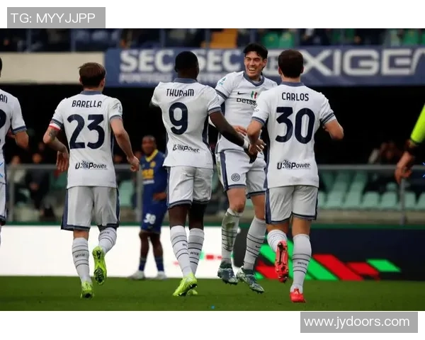 欧联杯激战皇马与里昂战成平局乌龙球引发全场狂欢与转会传闻