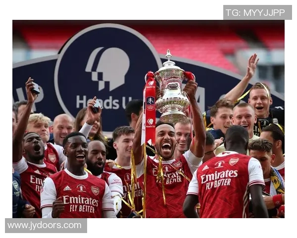 足总杯激战:里昂逆转阿森纳4-3神扑时刻点燃全场激情